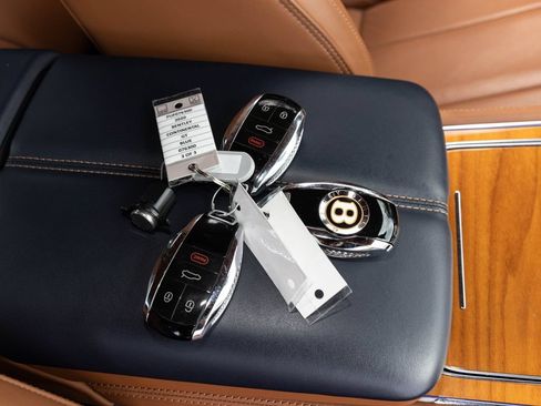 Used 2020 Bentley Continental GT AWD/4WD image 71