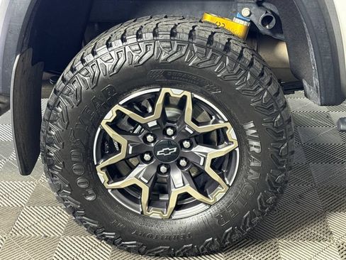 Certified 2023 Chevrolet Colorado ZR2 w/ ZR2 Convenience Package III AWD/4WD image 12
