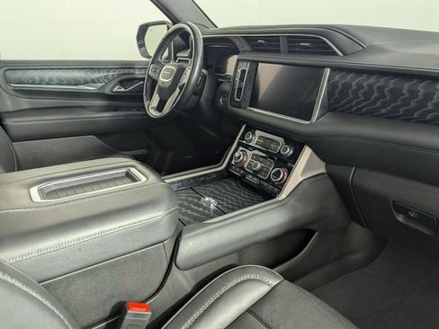 Used 2023 GMC Yukon XL Denali w/ Advanced Technology Package image 24
