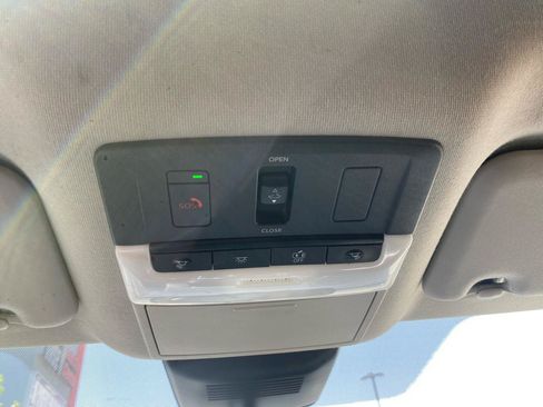 Used 2021 Nissan Sentra SR w/ SR Premium Package FWD image 22