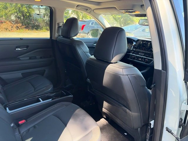 Used 2022 Nissan Pathfinder SL w/ SL Premium Package FWD image 17