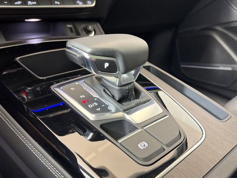 Used 2025 Audi Q5 e Premium Plus AWD/4WD image 18