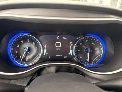 Used 2025 Chrysler Pacifica Select FWD image 19
