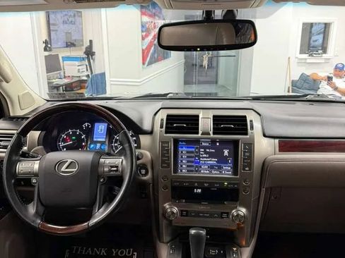 Used 2015 Lexus GX 460 w/ Premium Package AWD/4WD image 8