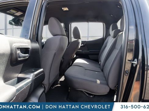 Used 2018 Toyota Tacoma TRD Sport AWD/4WD image 17