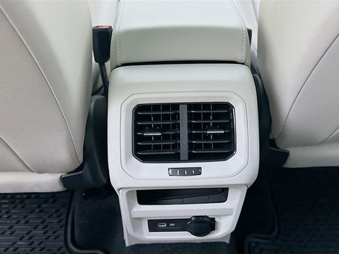 Used 2023 Volkswagen Tiguan SE FWD image 27