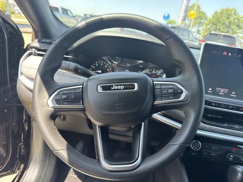 Used 2024 Jeep Compass Latitude AWD/4WD image 25