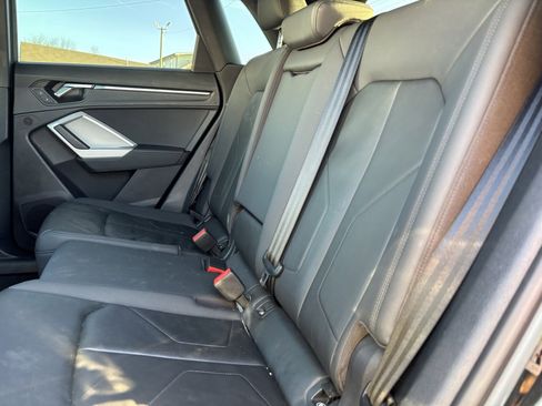 Used 2022 Audi Q3 2.0T Premium w/ Convenience Package image 4