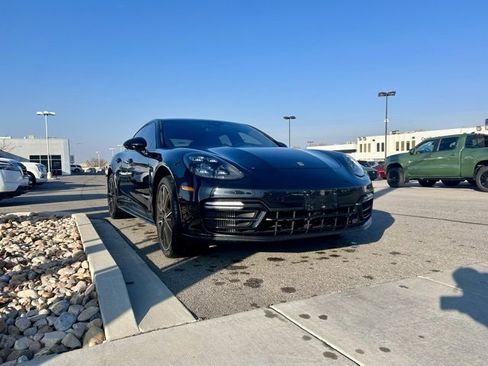 Used 2021 Porsche Panamera GTS image 3