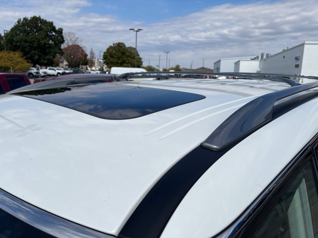 Used 2024 Nissan Armada Platinum w/ Captain's Chairs Package AWD/4WD image 2