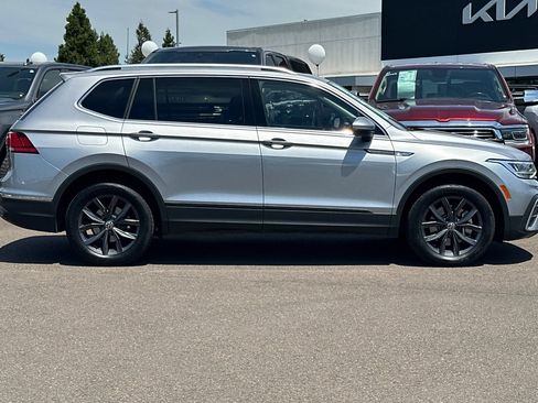 Used 2022 Volkswagen Tiguan SE AWD/4WD image 3