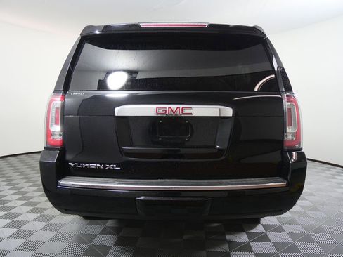 Used 2016 GMC Yukon XL Denali w/ Enhanced Security Package image 4