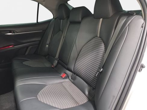 Used 2021 Toyota Camry SE FWD image 13