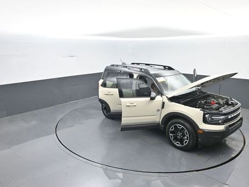 Used 2025 Ford Bronco Sport Outer Banks AWD/4WD image 40