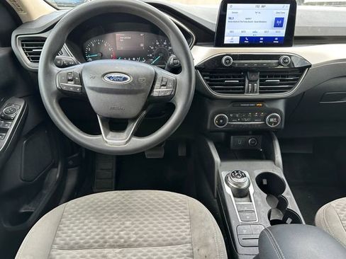Used 2020 Ford Escape SE image 12