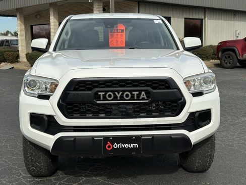 Used 2020 Toyota Tacoma SR w/ SR Convenience Package image 2