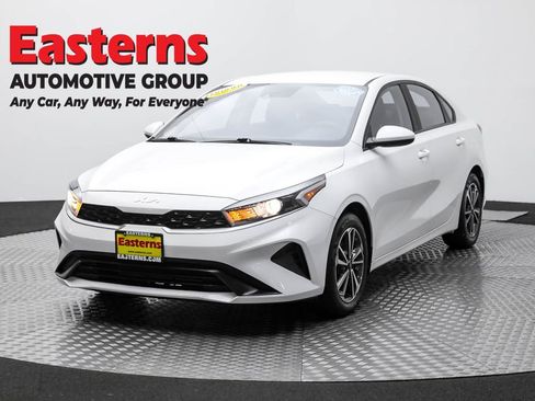 Used 2022 Kia Forte LXS image 1