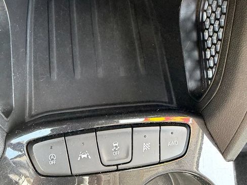 Used 2025 Chevrolet TrailBlazer LT AWD/4WD image 17