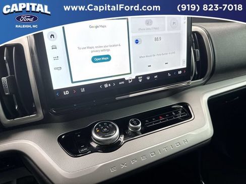 Used 2025 Ford Expedition Active AWD/4WD image 26