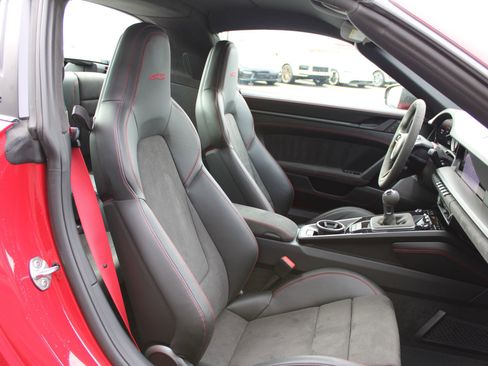 Certified 2022 Porsche 911 Targa 4 GTS image 24