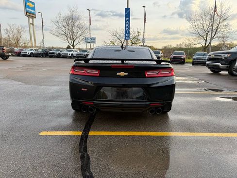 Used 2016 Chevrolet Camaro SS RWD image 4