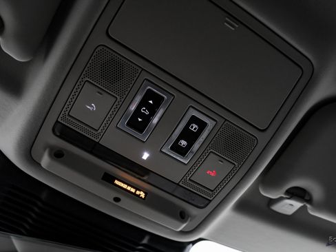 Used 2023 Land Rover Range Rover Evoque R-Dynamic S image 31