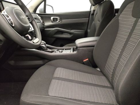 Used 2023 Kia Sorento LX image 17