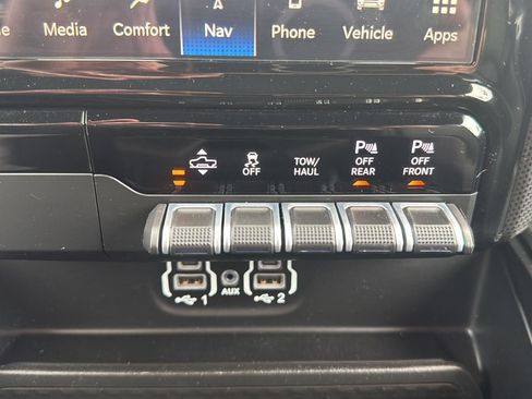 Used 2023 RAM 1500 Limited w/ Body Color Bumper Group AWD/4WD image 12