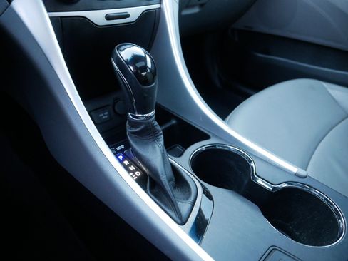 Used 2013 Hyundai Sonata Limited image 24