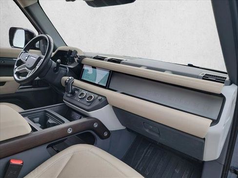 Used 2023 Land Rover Defender 90 S image 16