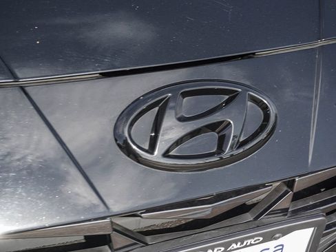 Used 2023 Hyundai Elantra Limited FWD image 12