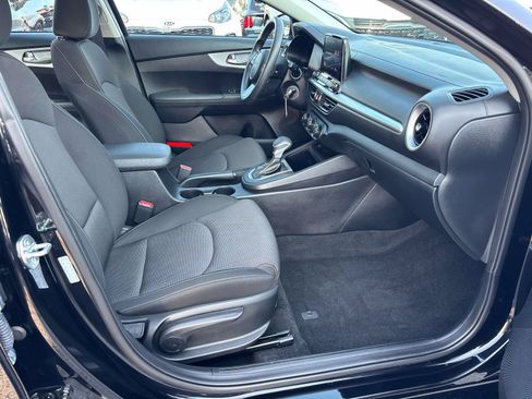 Used 2024 Kia Forte LXS FWD image 16