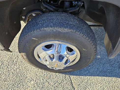 Used 2025 Chevrolet Silverado 3500 LT w/ Convenience Package image 18