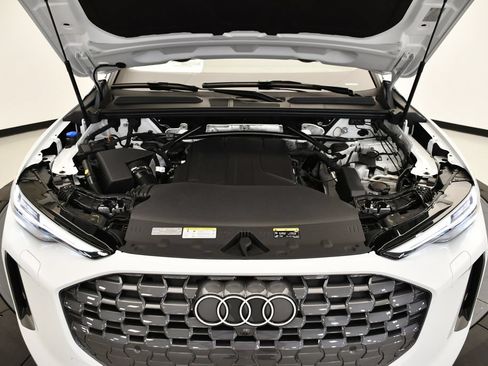 Used 2025 Audi Q5 Premium Plus w/ Premium Plus AWD/4WD image 12