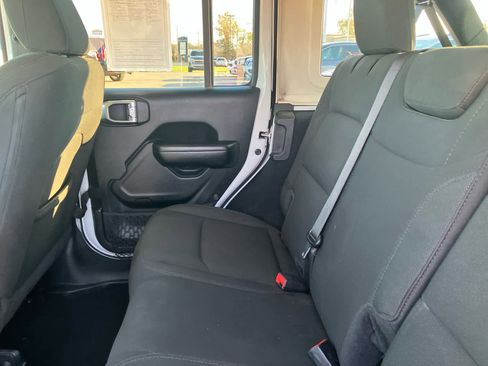 Used 2020 Jeep Wrangler Unlimited Sport S image 36