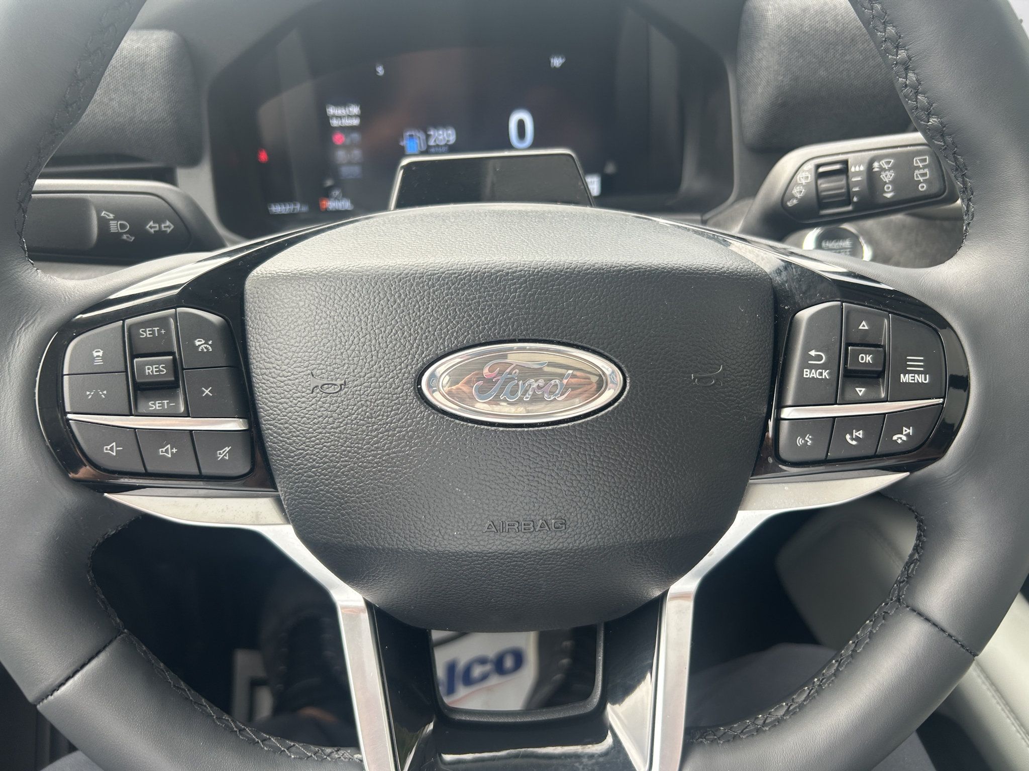 Used 2025 Ford Explorer Platinum w/ Ultimate Package AWD/4WD image 29