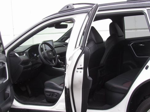 Certified 2022 Toyota RAV4 XSE image 16