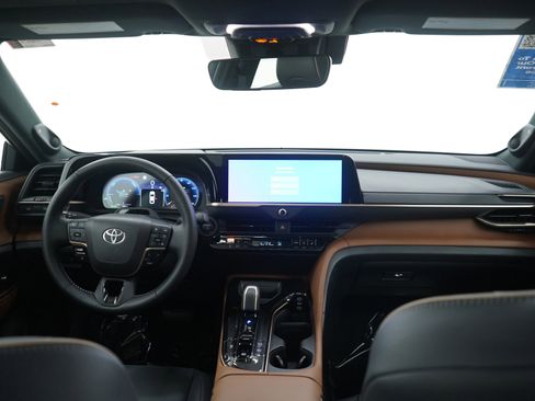 Used 2026 Toyota Crown Limited image 15