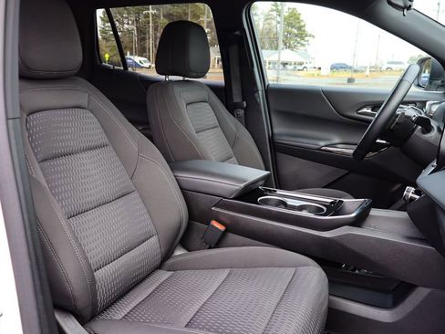 Used 2025 Chevrolet Equinox LT image 13