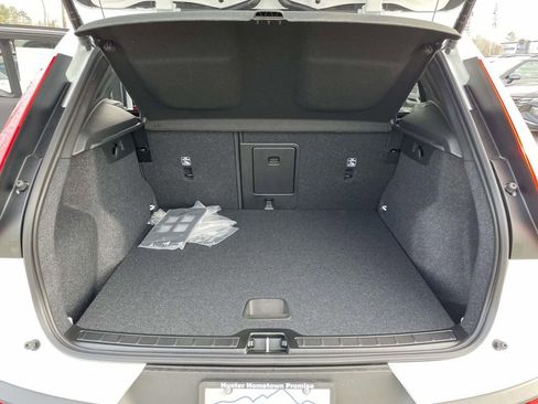 New 2026 Volvo XC40 B4 Core w/ Climate Package image 30