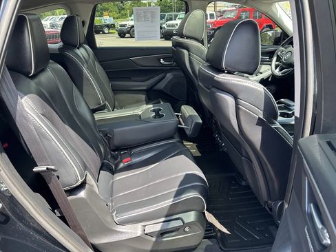 Used 2023 Acura MDX SH-AWD w/ Advance Package image 21