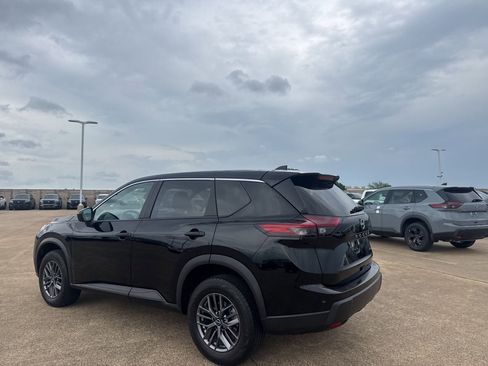 Certified 2024 Nissan Rogue S image 17