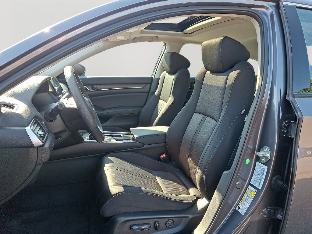 Used 2018 Honda Accord EX image 14