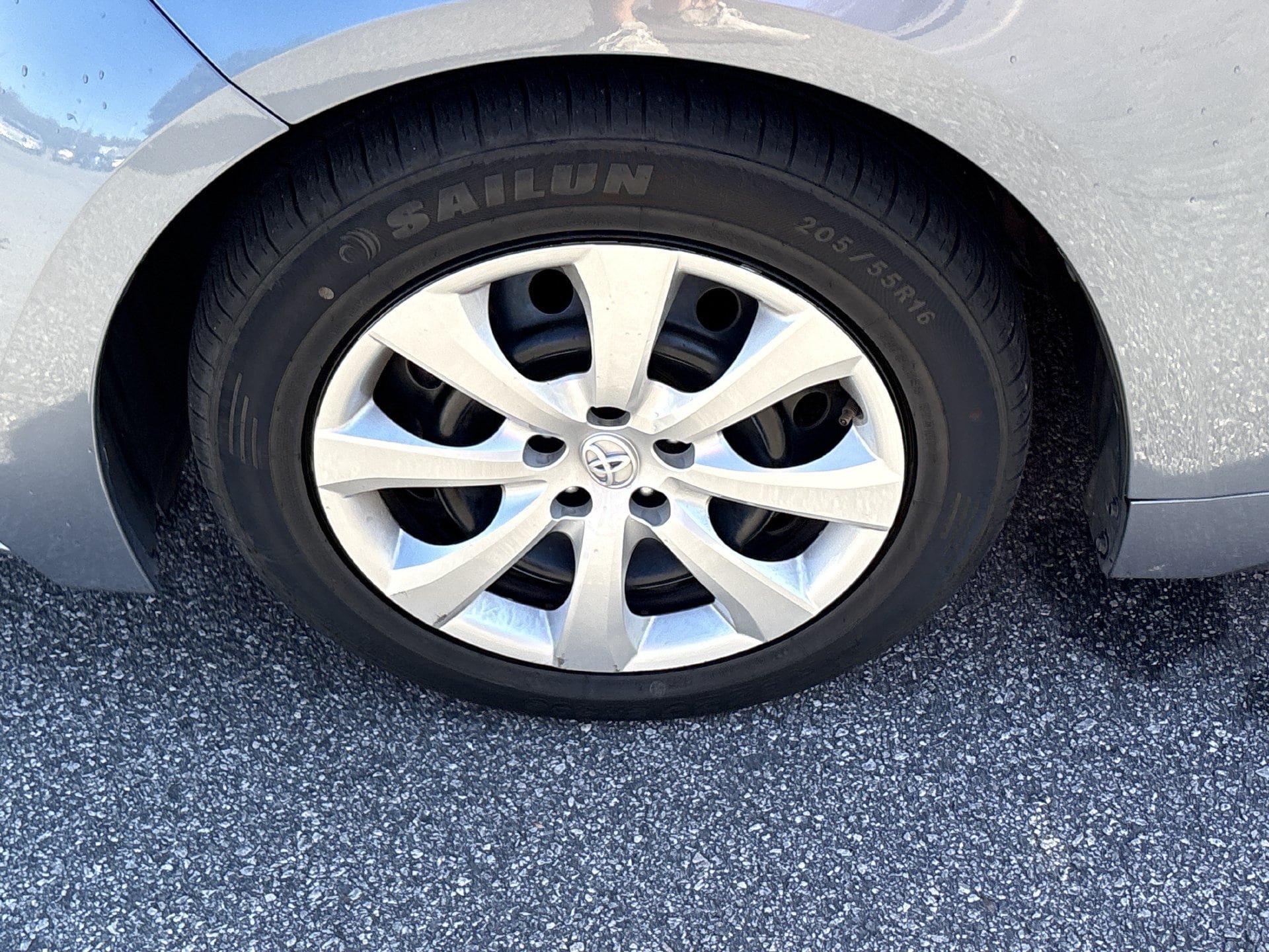 Used 2024 Toyota Corolla LE FWD image 30