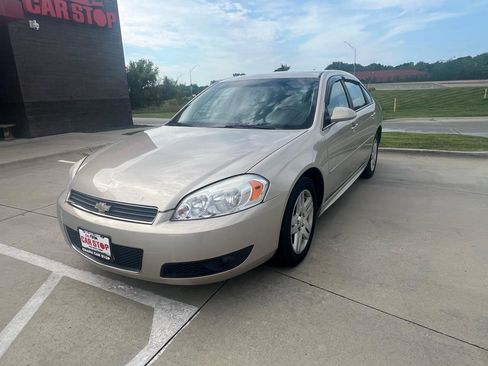 Used 2011 Chevrolet Impala LT FWD image 2