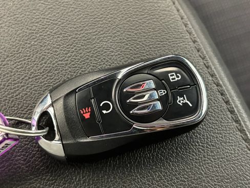 Used 2025 Buick Envista Preferred w/ Convenience I Package FWD image 48