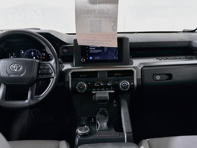 Used 2025 Toyota Tacoma SR5 AWD/4WD image 31