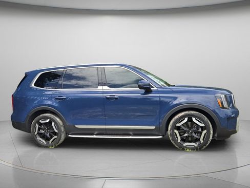 Used 2024 Kia Telluride S AWD/4WD image 5