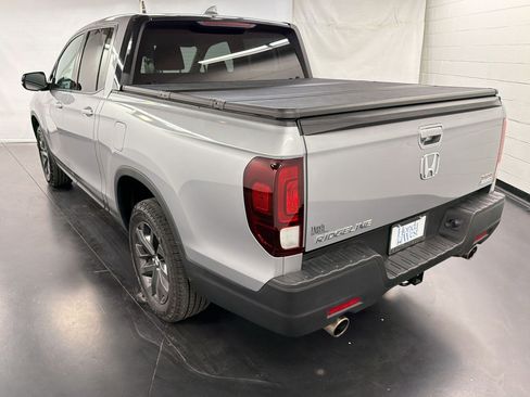 Certified 2023 Honda Ridgeline Sport image 3