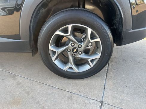 Used 2025 Chevrolet Trax LT w/ Driver Confidence Package image 8